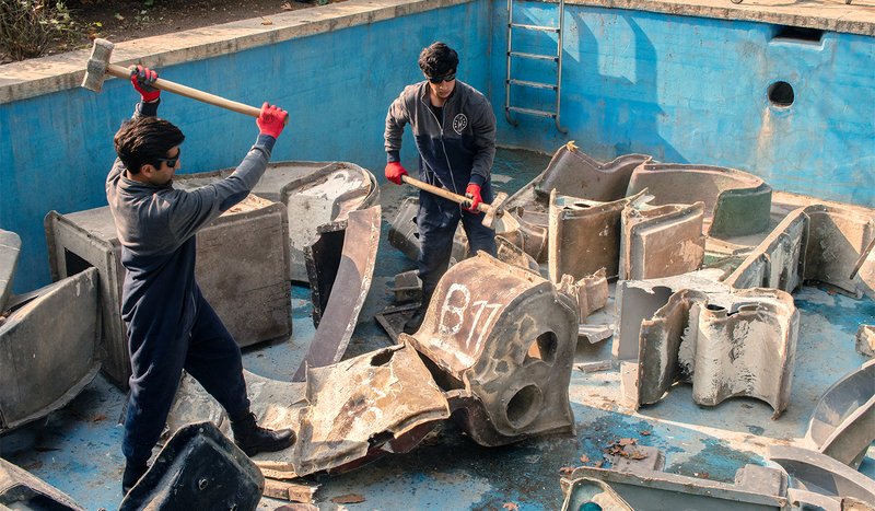 Breaking the Sculptures' Molds of Parviz Tanavoli