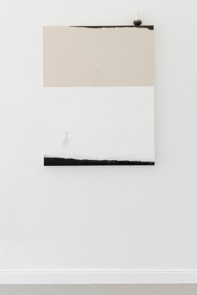 BACKSTAGE - HANDS ON THE WALL, installation view
