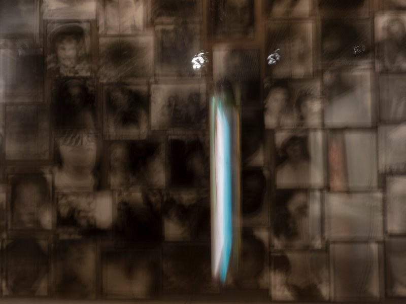 Mehran Mohajer, Photographs in Museum, 2017