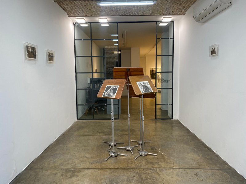 هستیِ ظالمانه‌ی نگاه، نمای چیدمان