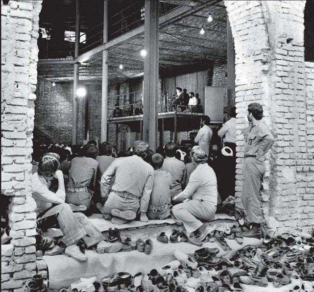 از او که می‌گویم