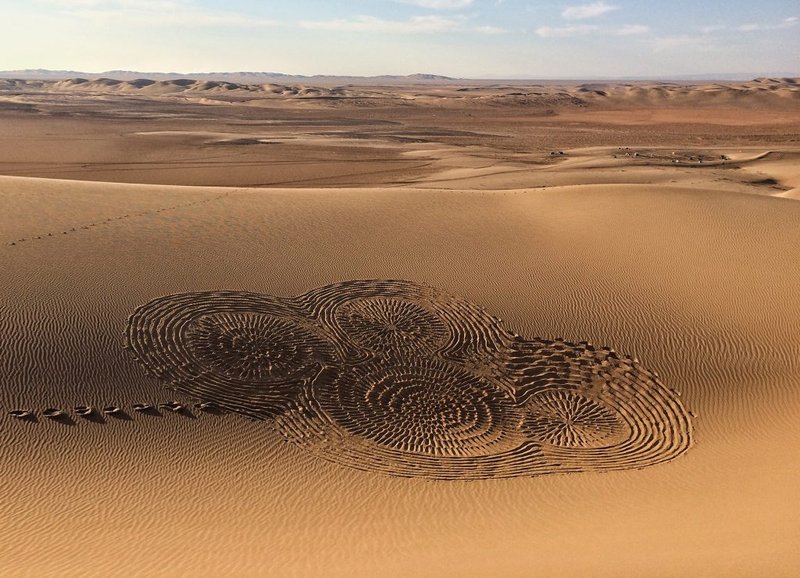 Ali Honarvar, Rig-e Jenn land art, 2017