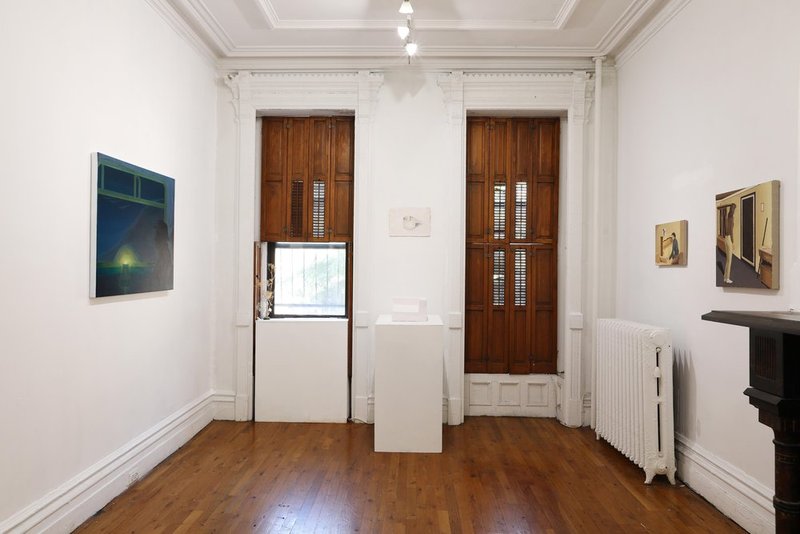 علاقه به انسانیت: پرتره‌های دیروز و امروز، نمای چیدمان