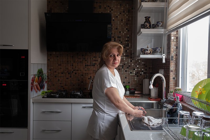 Saba Khansari, Mahshid in the Kitchen, 0