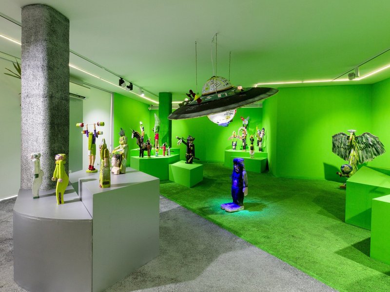 Aliens vs Gorillas, installation view