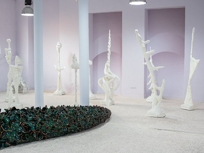 The Dinosaur Lost Her Bearings, installation view