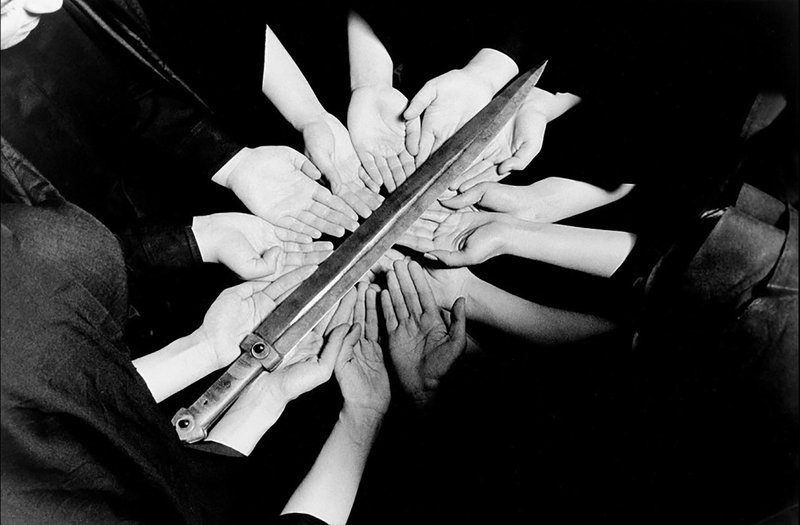 Shirin Neshat, All Demons Flee, 1995