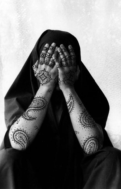 Shirin Neshat, Stripped, 1995