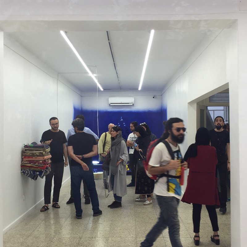 ترسمو بخور، اسممو بجو، نمای چیدمان