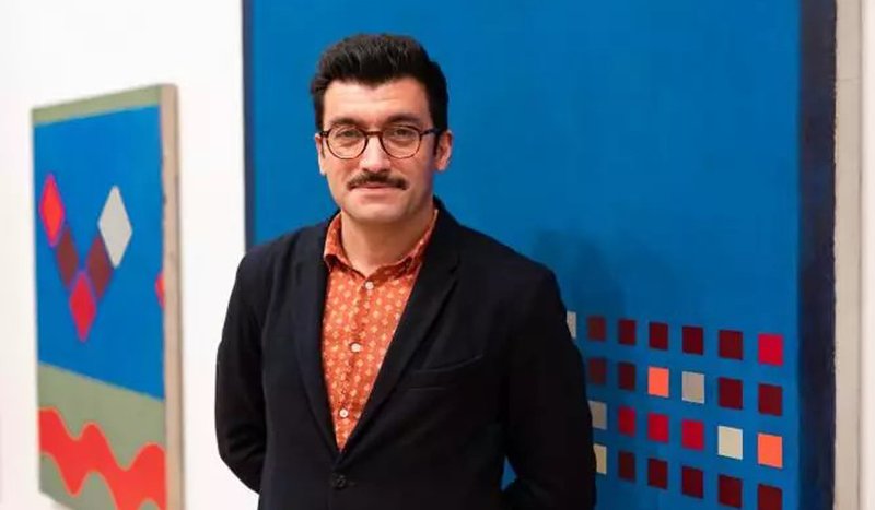 گذری به برخی از فعالیتهای مراد منتظمی، کیوریتور و کارشناس تاریخ هنر ساکن فرانسه