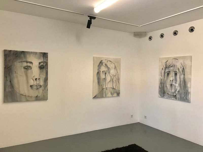 شکوفه‌های داغ، نمای چیدمان