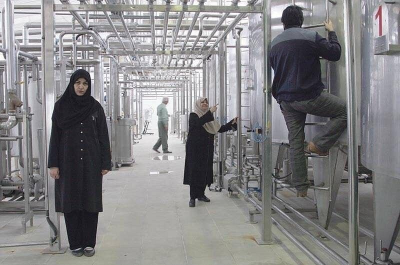 آزاده اخلاقی، من جوری که دیگری ترجیح می‎دهد ۱، 1387