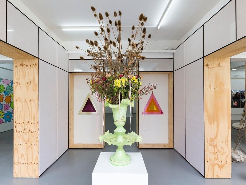 Is It Possible to Be a Revolutionary and Like Flowers?, installation view