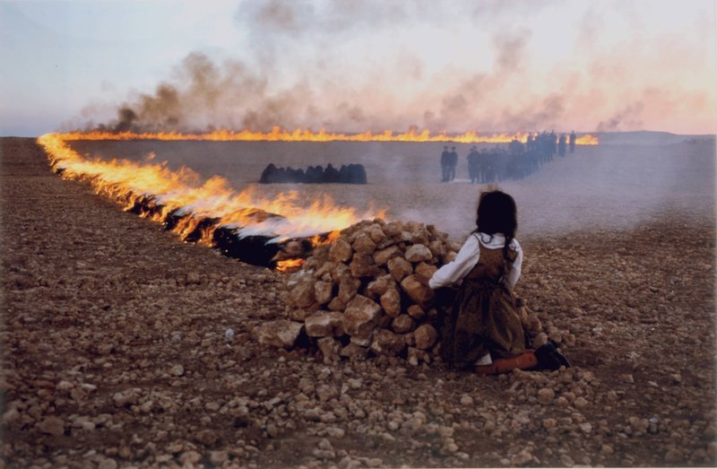 Shirin Neshat, Passage, 2001
