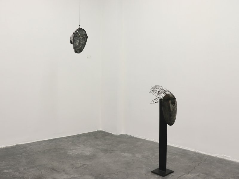 Hidden Curtains, Apparent Curtains, installation view
