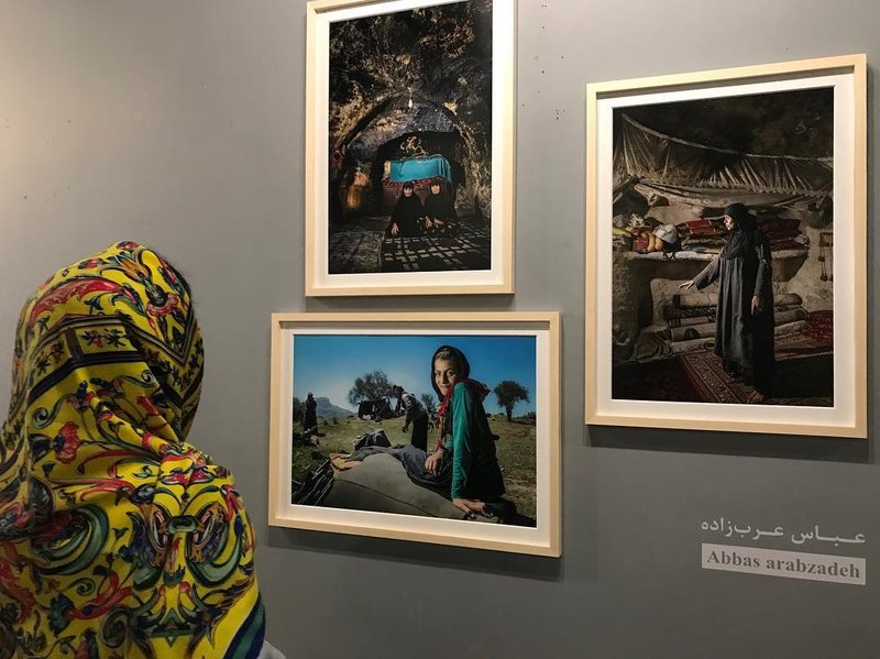 زنگل - زنان بختیاری، نمای چیدمان
