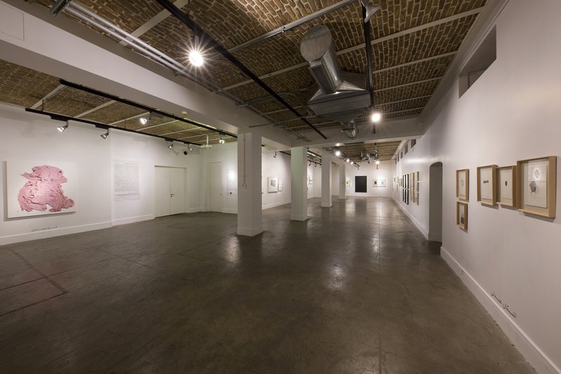 Encircle the Apple or Shadowlessness, installation view