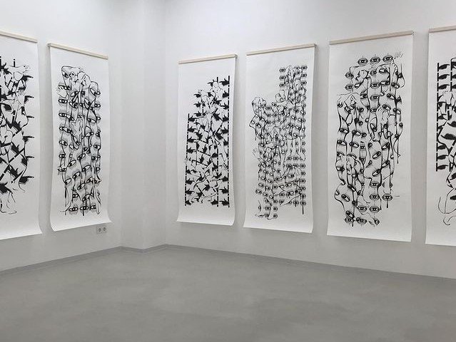 چشم‌ها و دست‌ها، نمای چیدمان