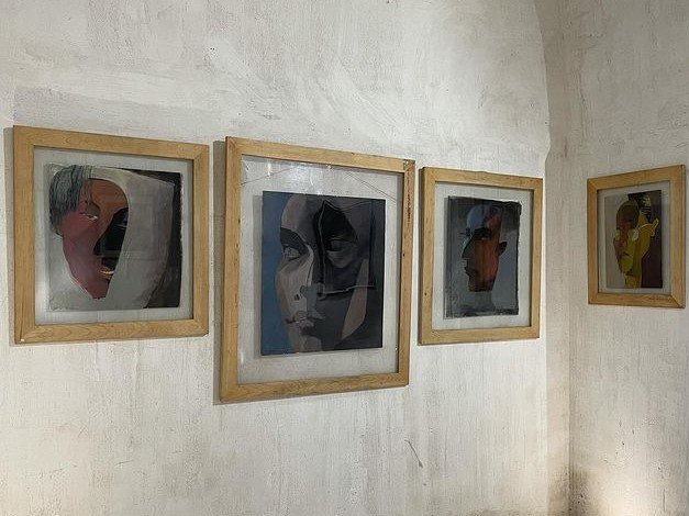 مروری بر آثار نقاشی و طراحی (دهه ۶۰ تا ۹۰)، نمای چیدمان