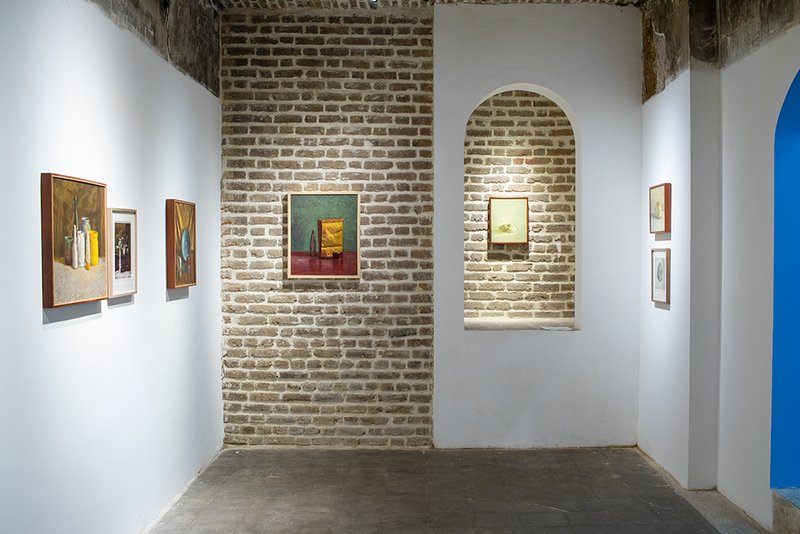 نور بر تاريكى، نمای چیدمان
