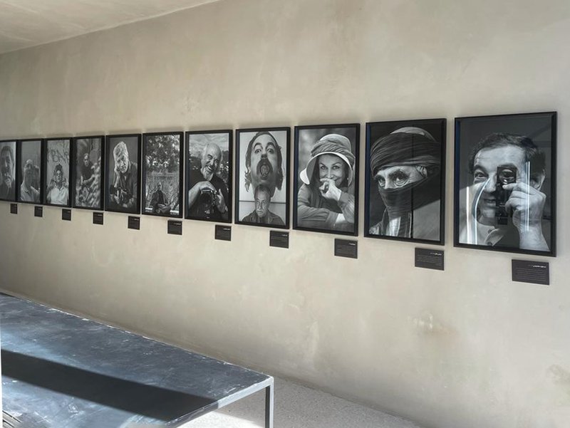 Mehrdad Oskouei Portraits, Installation view.