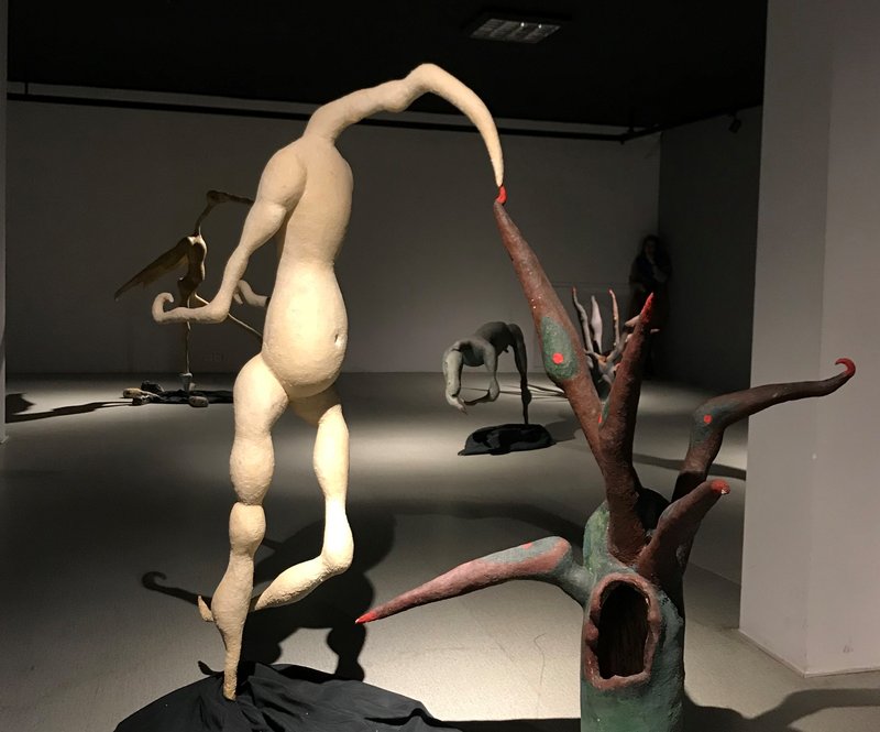غریبگی مشترکات، نمای چیدمان