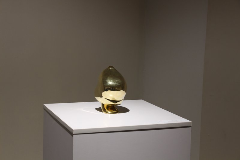 Bronze as an Entertainer, installation view