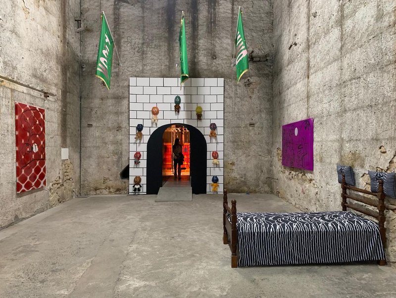 جوان و خام ، نمای چیدمان
