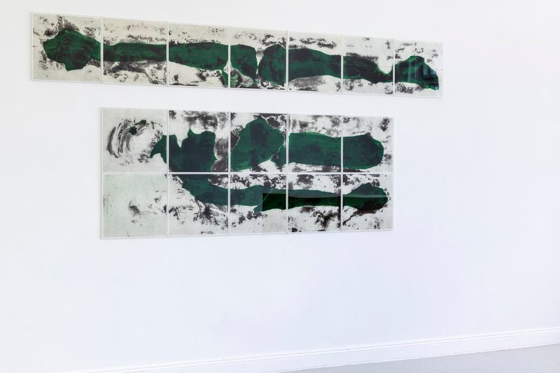 BACKSTAGE - HANDS ON THE WALL, installation view