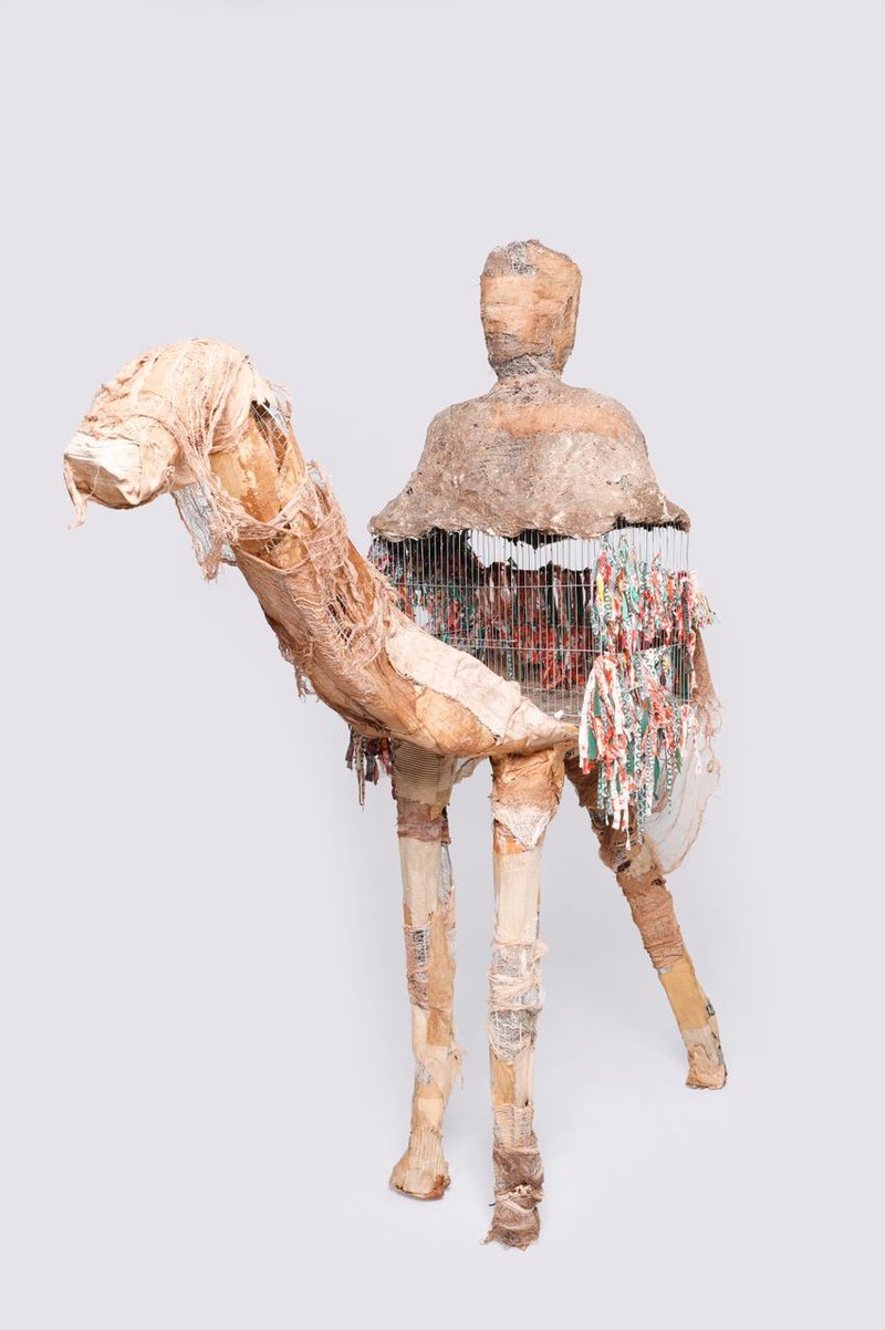 سارا حسینی، کوچ بی‌گریز، 1400