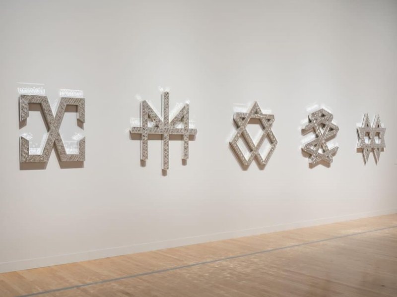 Mot Collection: Eye to Eye, Installation view.