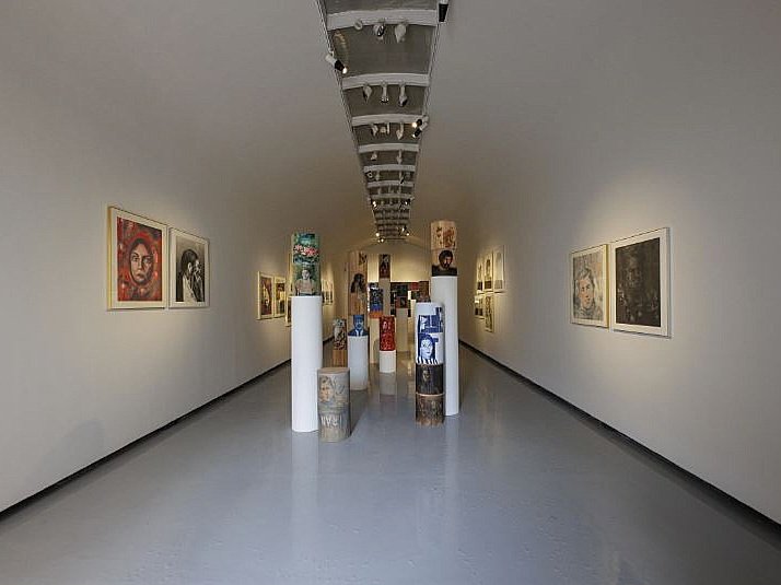 Hero, installation view